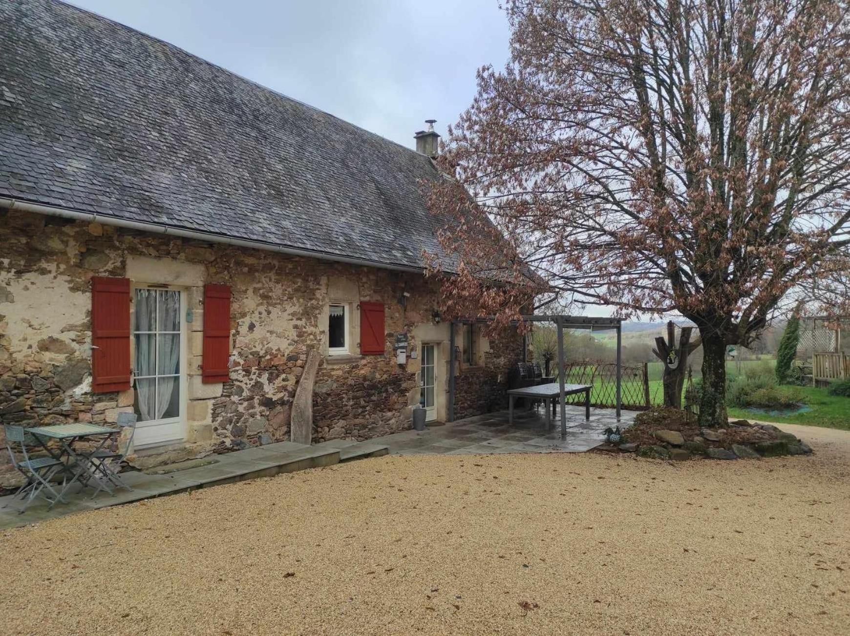 Domaine De La Clauzade Bed and Breakfast Saint-Germain-les-Vergnes Exteriör bild