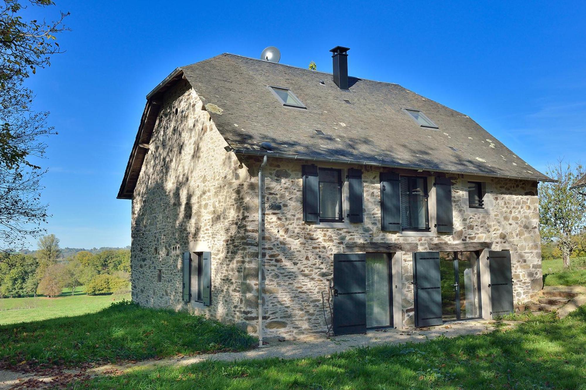 Domaine De La Clauzade Bed and Breakfast Saint-Germain-les-Vergnes Exteriör bild