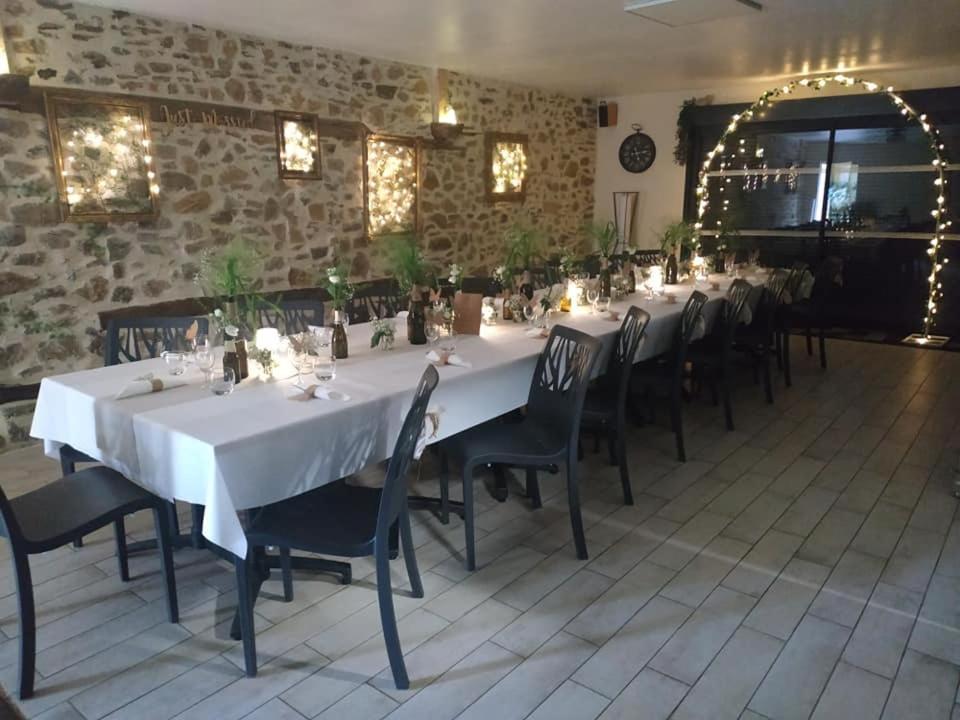 Domaine De La Clauzade Bed and Breakfast Saint-Germain-les-Vergnes Exteriör bild