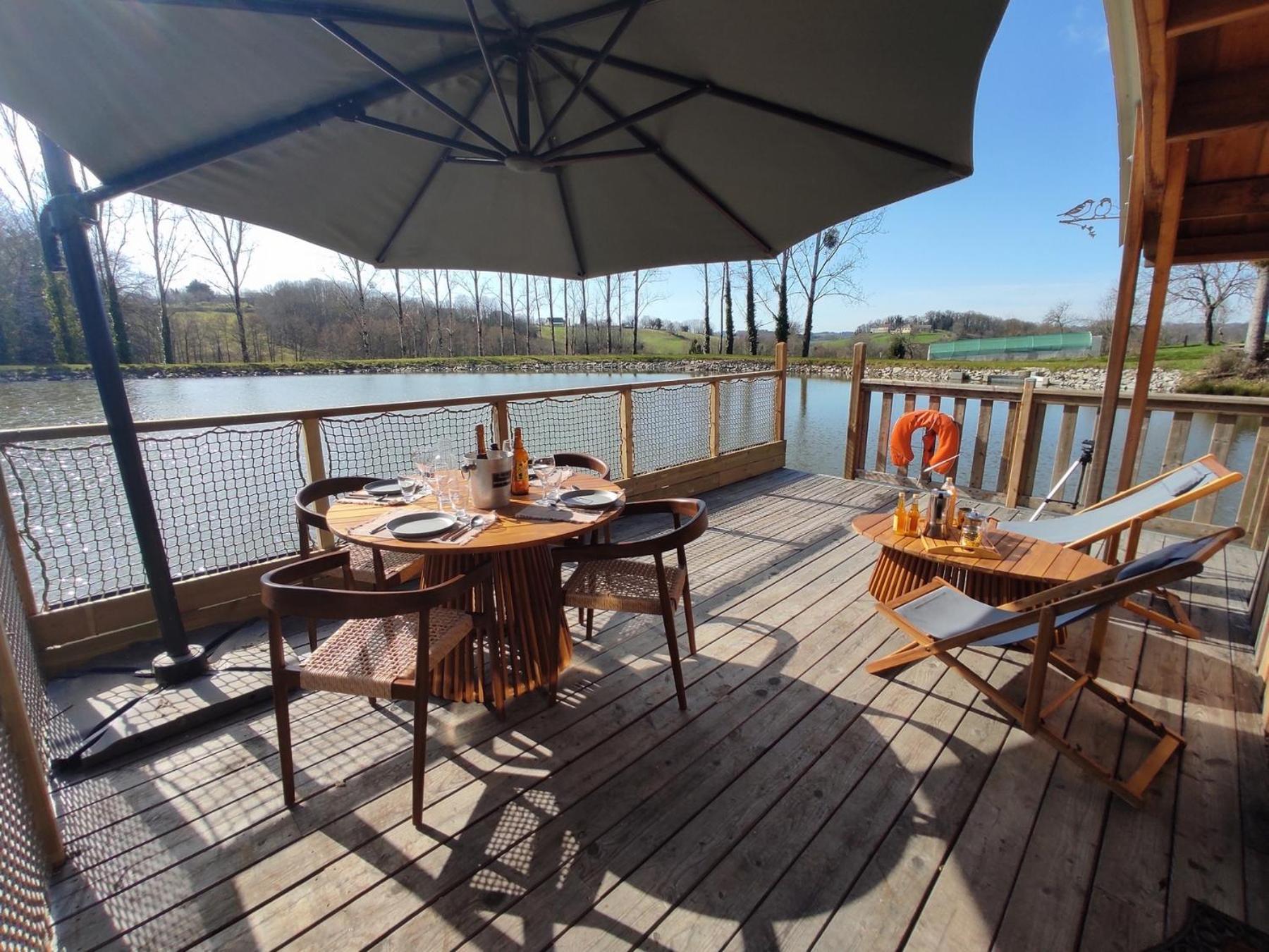 Domaine De La Clauzade Bed and Breakfast Saint-Germain-les-Vergnes Rum bild