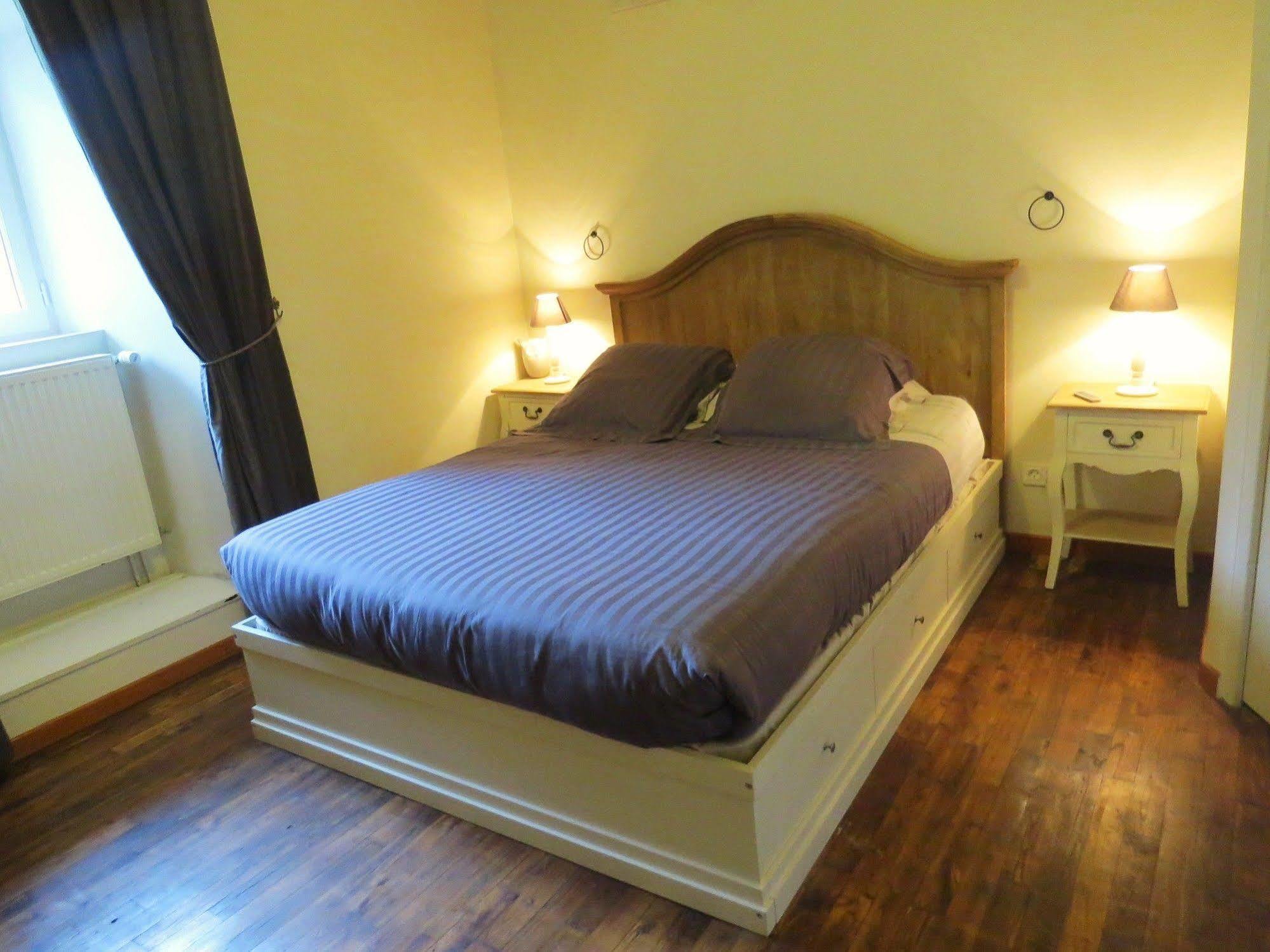 Domaine De La Clauzade Bed and Breakfast Saint-Germain-les-Vergnes Exteriör bild