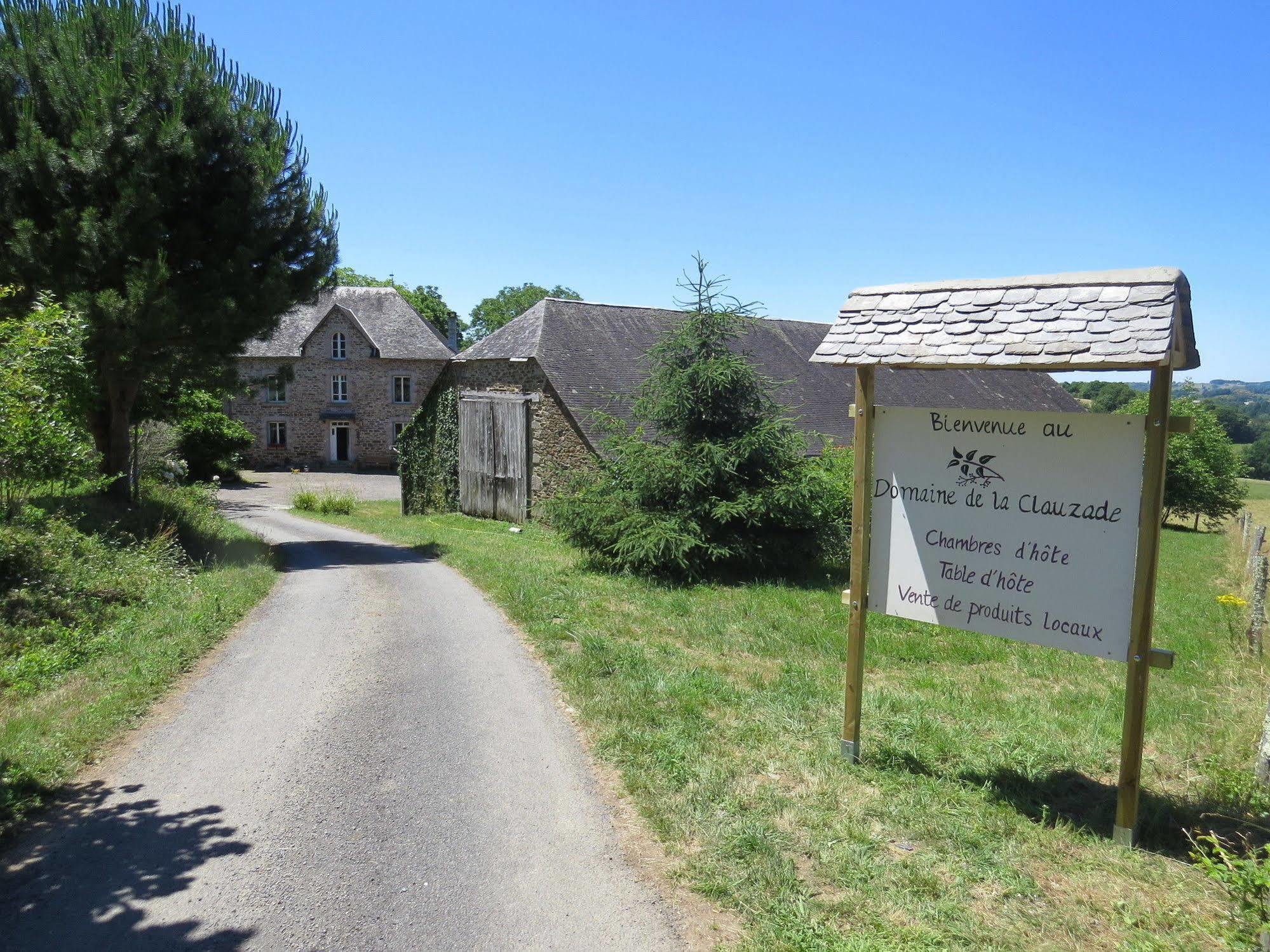 Domaine De La Clauzade Bed and Breakfast Saint-Germain-les-Vergnes Exteriör bild