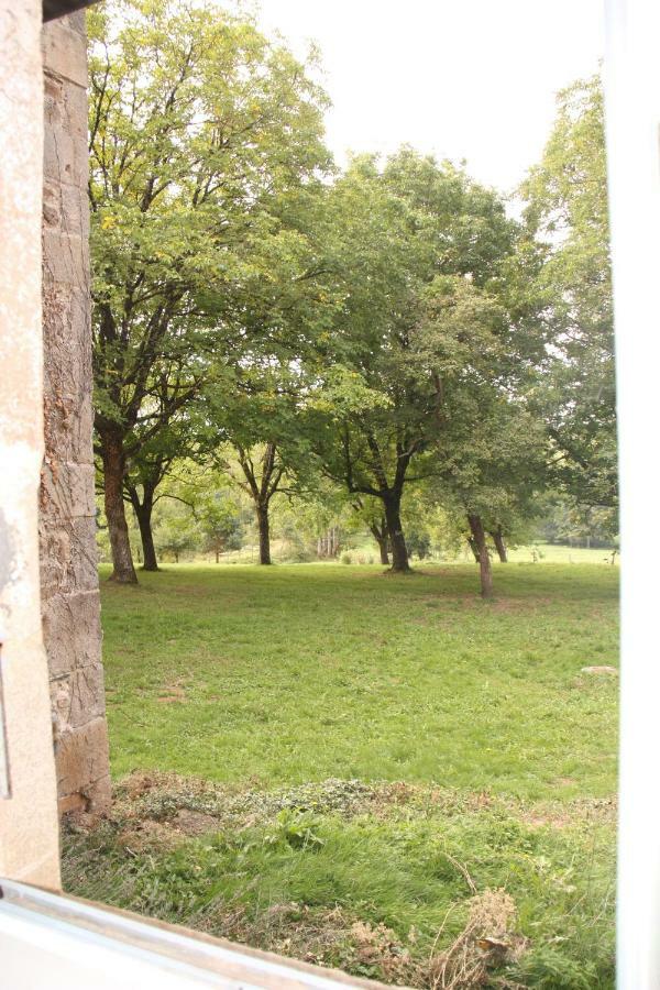 Domaine De La Clauzade Bed and Breakfast Saint-Germain-les-Vergnes Exteriör bild